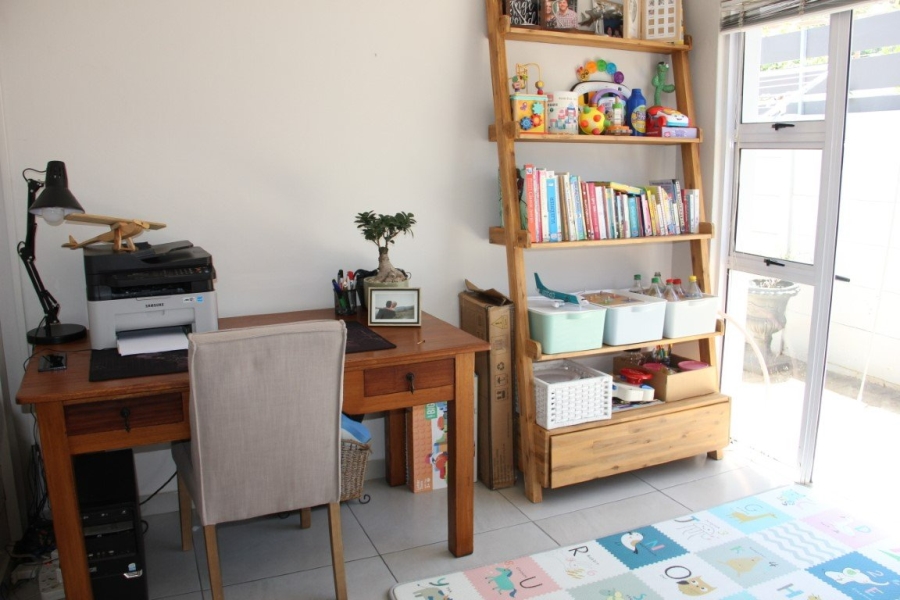 To Let 3 Bedroom Property for Rent in Heldervue Western Cape